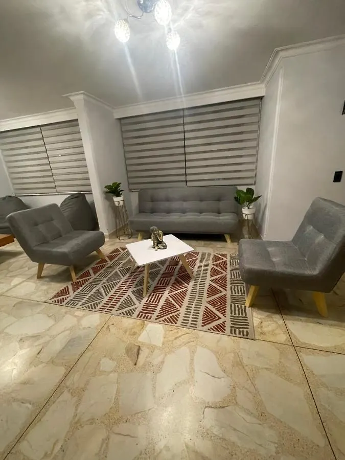 Nuevo y Moderno Alojamiento Laureles, Habitación Privada Medellín Habitación en casa particular