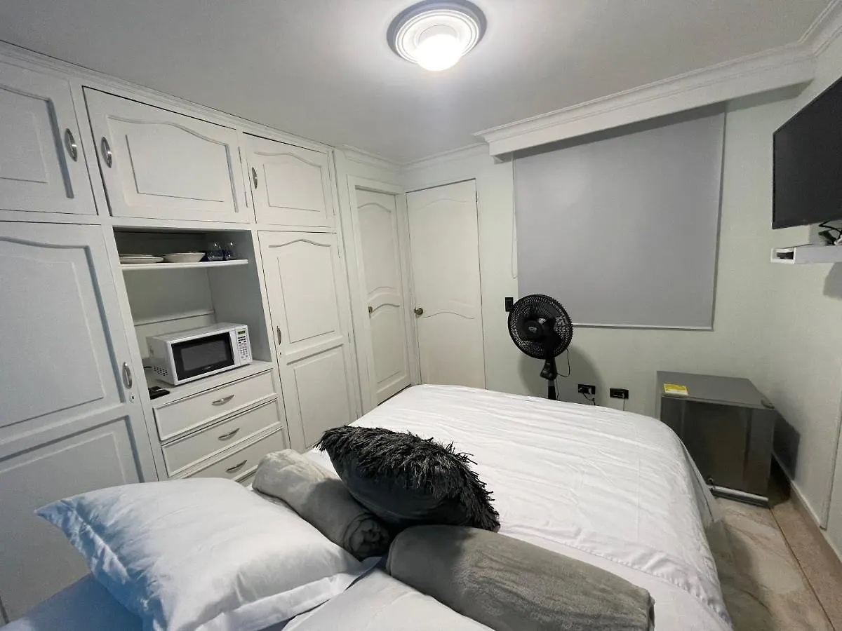 Nuevo Y Moderno Alojamiento Laureles, Habitacion Privada Медельин 0*,